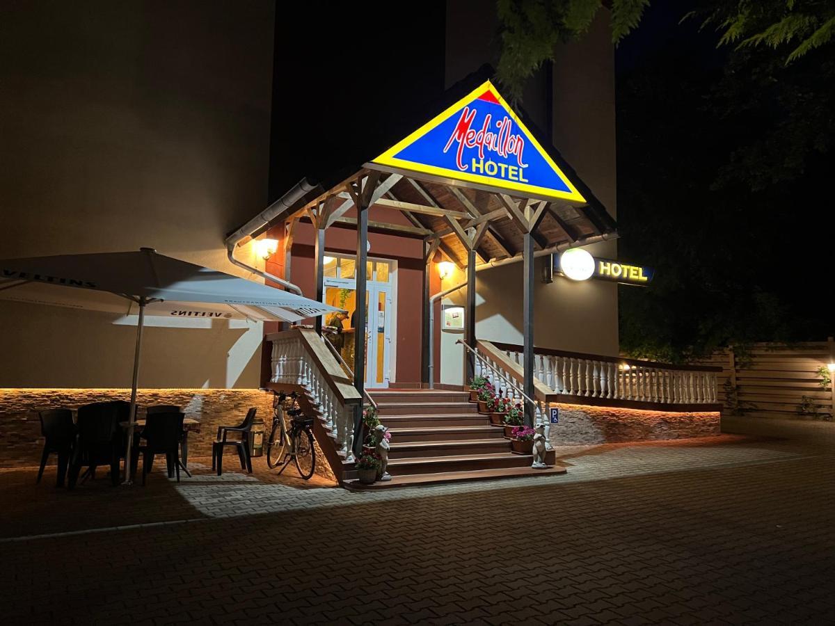 Hotel Medaillon Magdeburg Luaran gambar